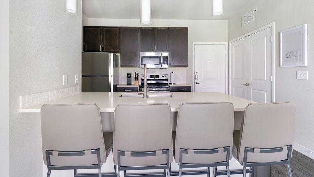 Landing Apartments - Grand Harbor