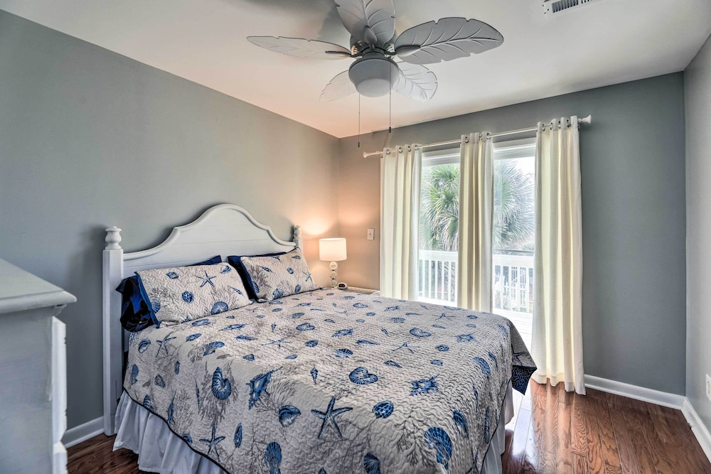 Oceanfront Atlantic Beach Escape w/ Balconies view 3