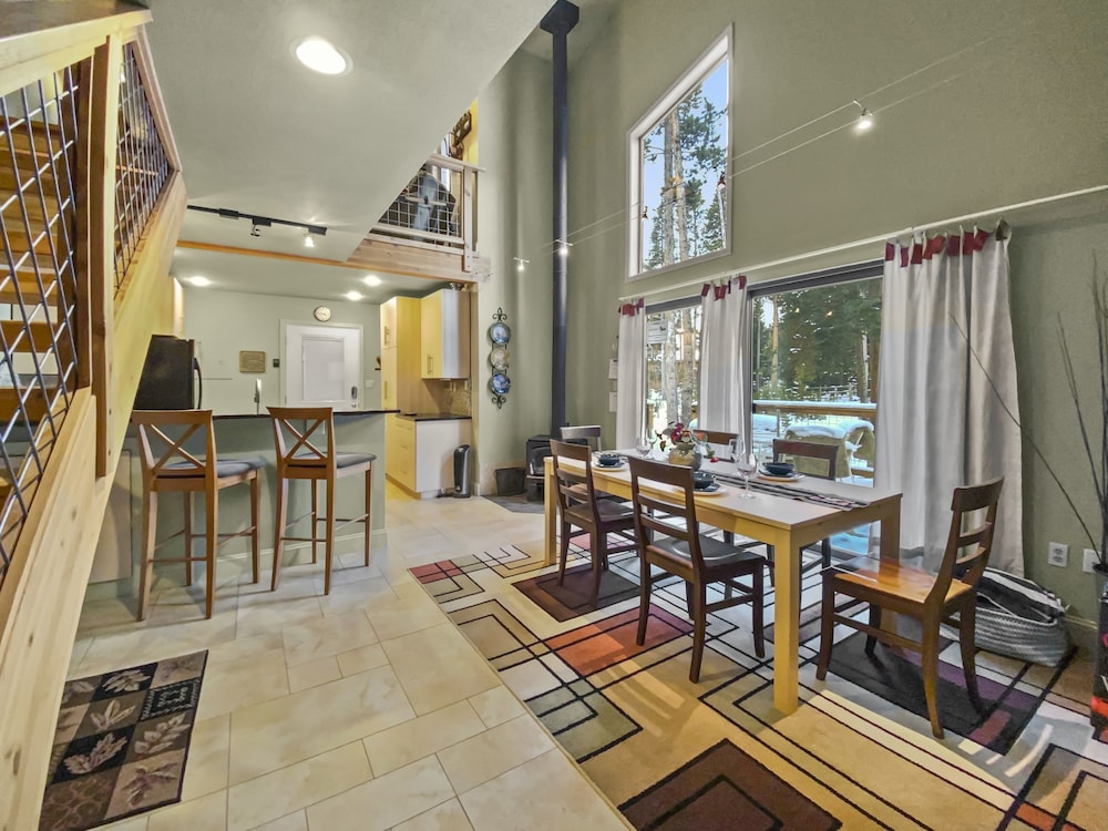 Peak Seven  2 Bedroom Home by RedAwning