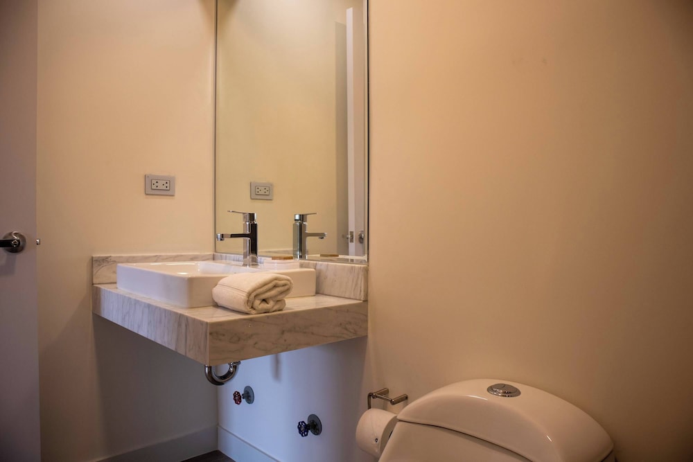 w Bright 2BR w Balconny in Miraflores
