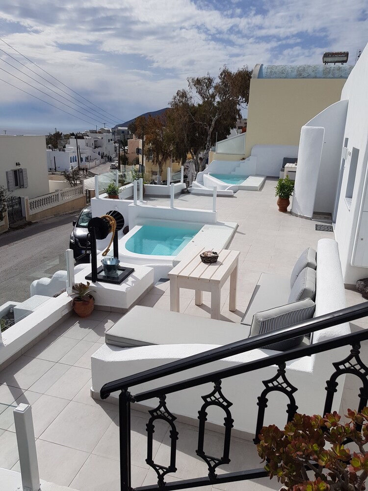 Amera Suites