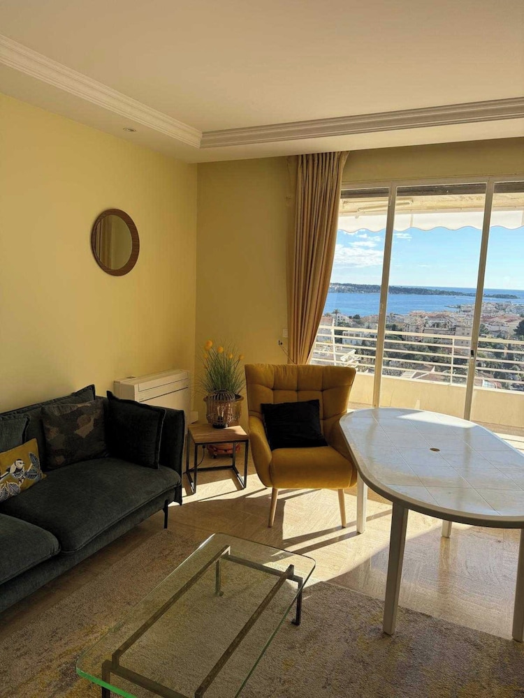 Flat -2bdr/4p - SEA View