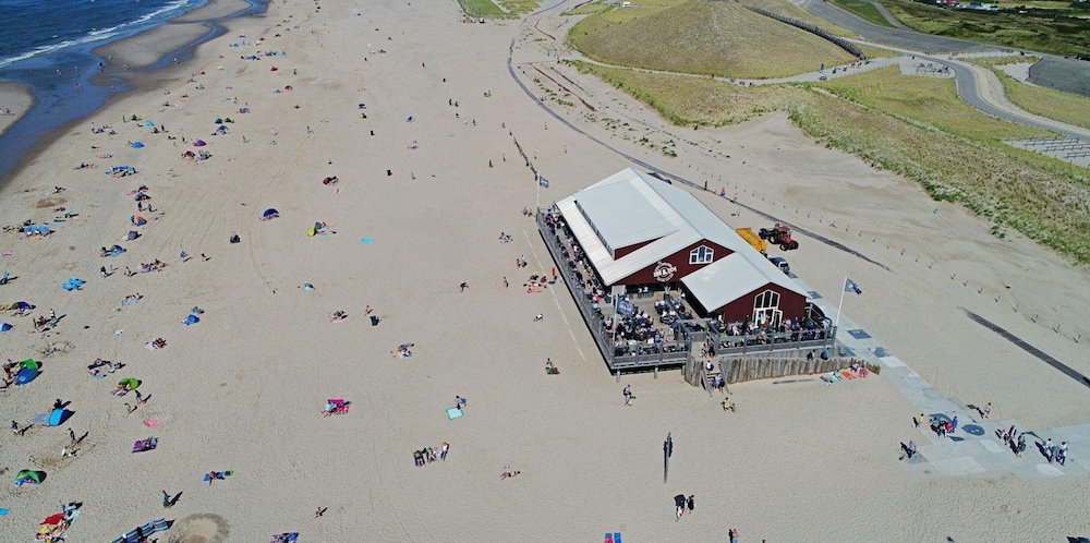 Holiday Home in Park De Watersnip Near Beach