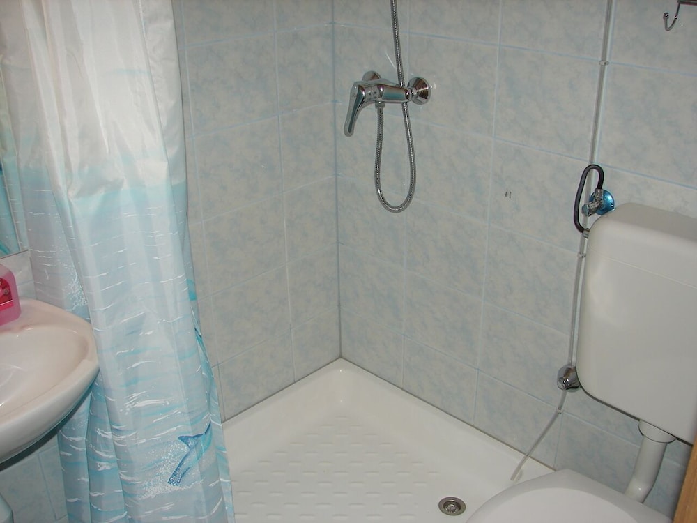 Tone - Spacious and Comfortable - A2 Plavi view 4