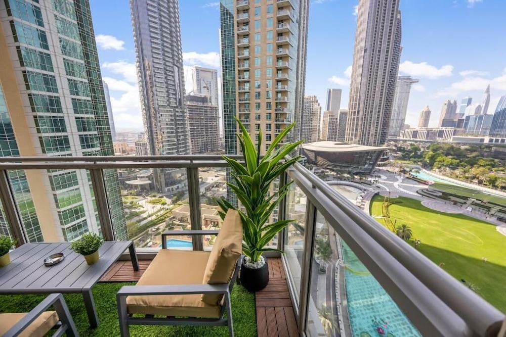 Durrani Homes - Modern Living 3br with Burj Khalifa and Fountain View - third room without partition