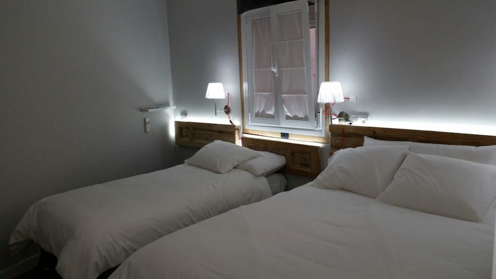 Diezmadrid Hostal - Image 4
