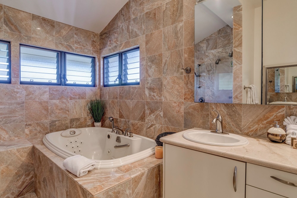 Kapalua Ridge Villas by KBM