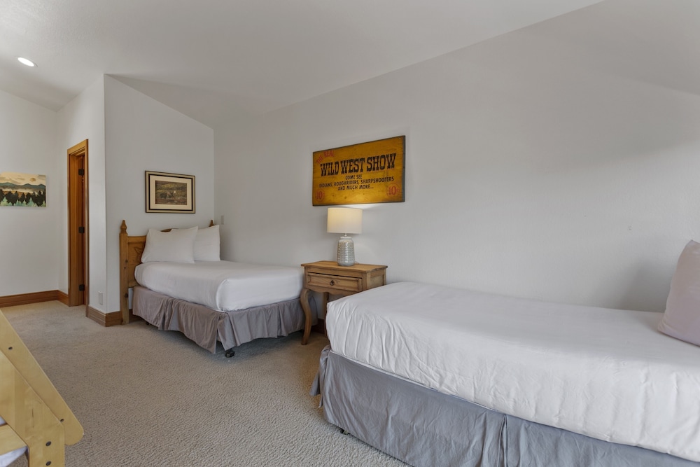 Solamere Drive Home at Deer Valley Resort - 6 Bedroom Home with Hot Tub #3220 6 Home