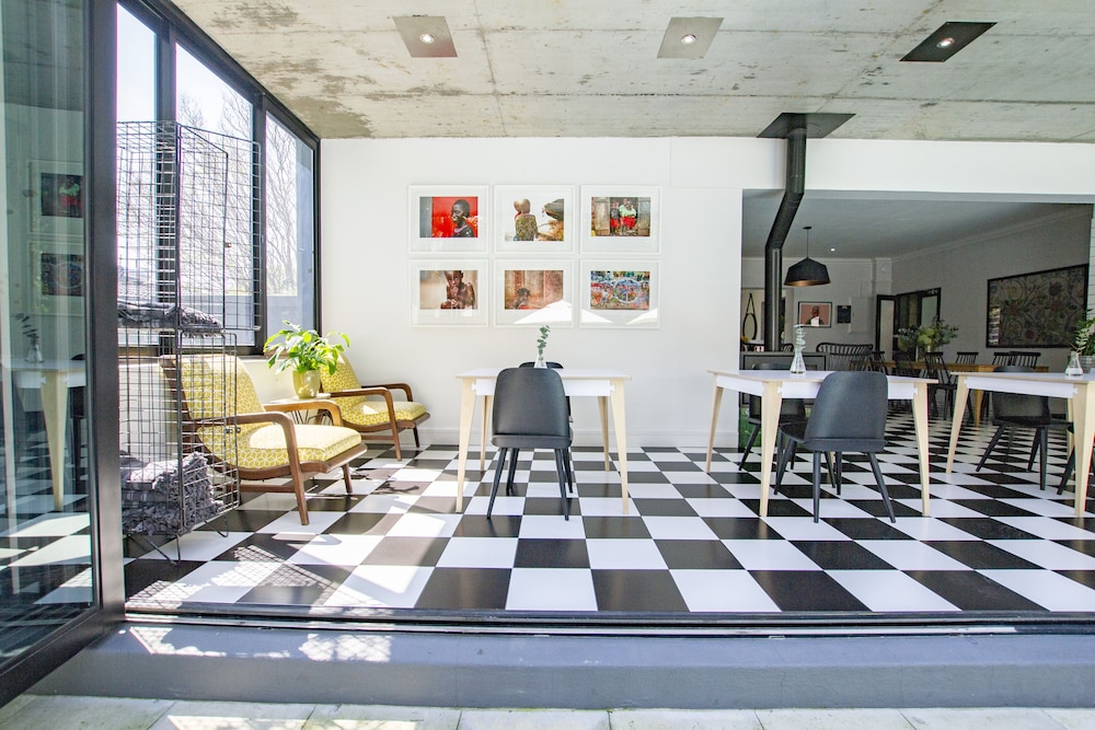Twice Central Guesthouse