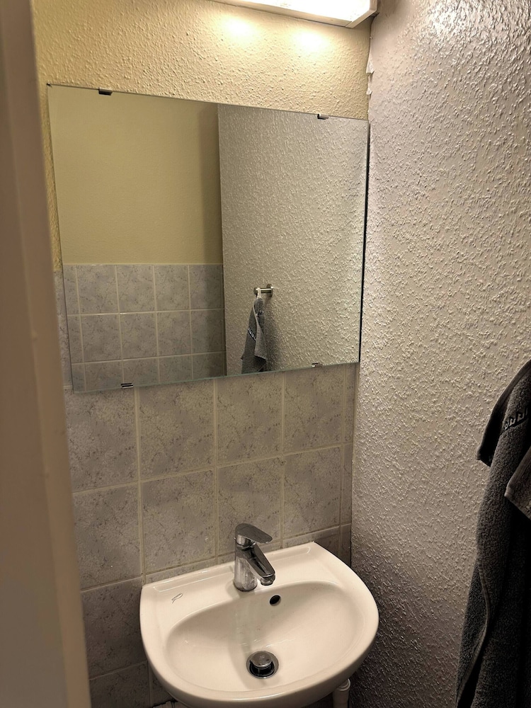 Large Accommodation for up to 18 People Near Halle & Leipzig With Pool Table