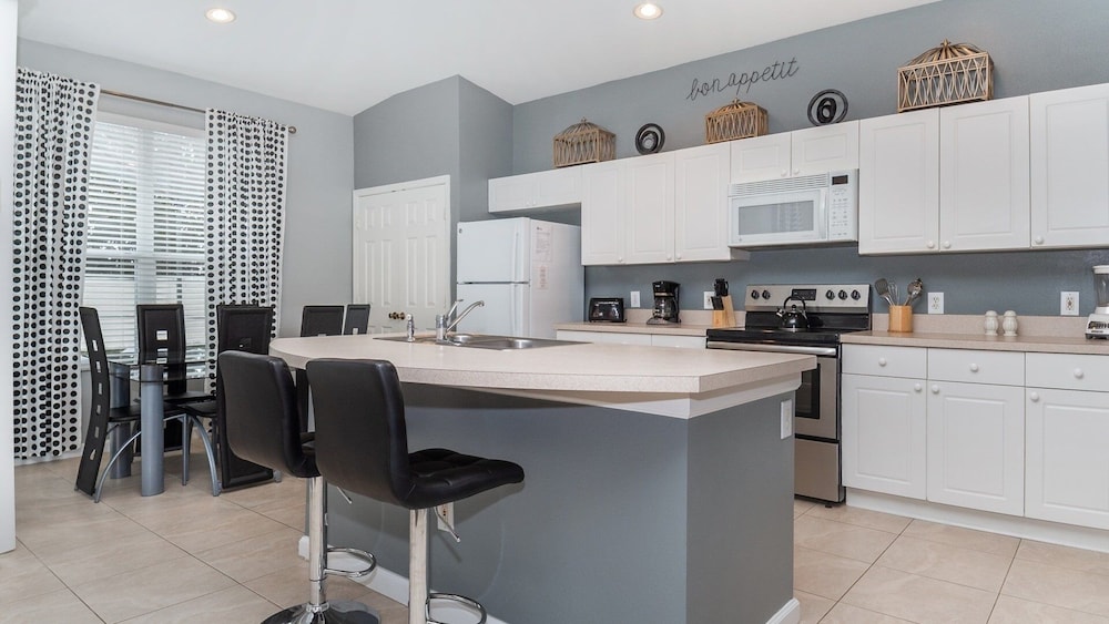 Windsor Palms Resort 4 Bedroom Home with Game Room 4 Home