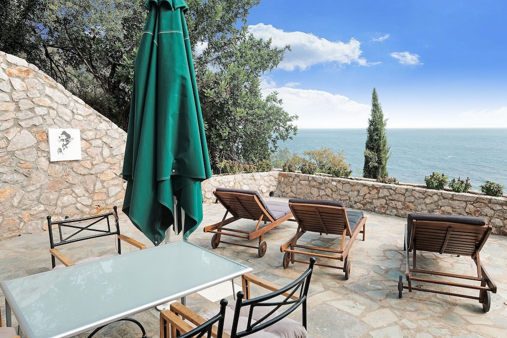 Outstanding Villas in Pera Melana near Kissakas Beach view 3