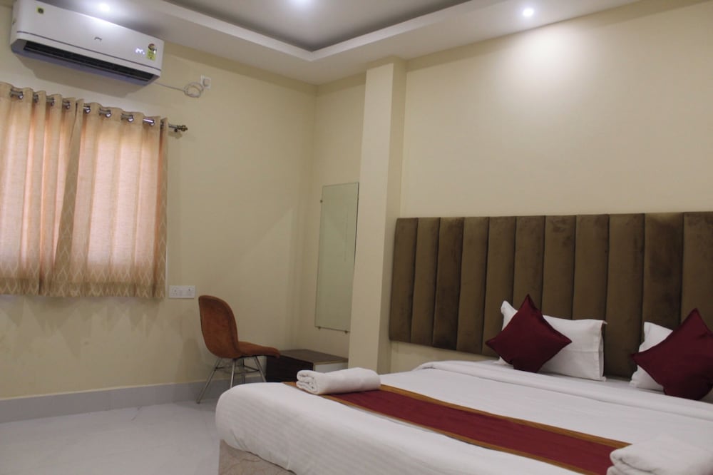 Puri Hotel Manjulata Residency