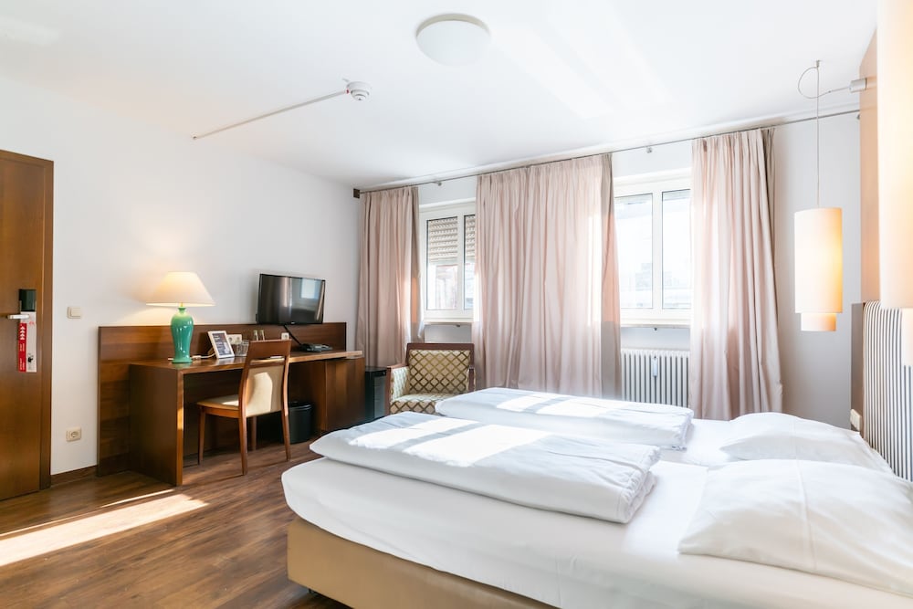 Altstadthotel Grauer Wolf - Property Image 10
