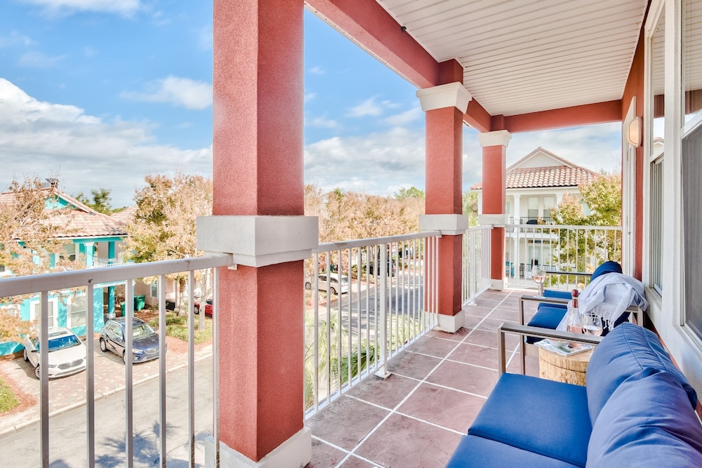 Coral By Avantstay Gorgeous Three Story Home w Two Balconies