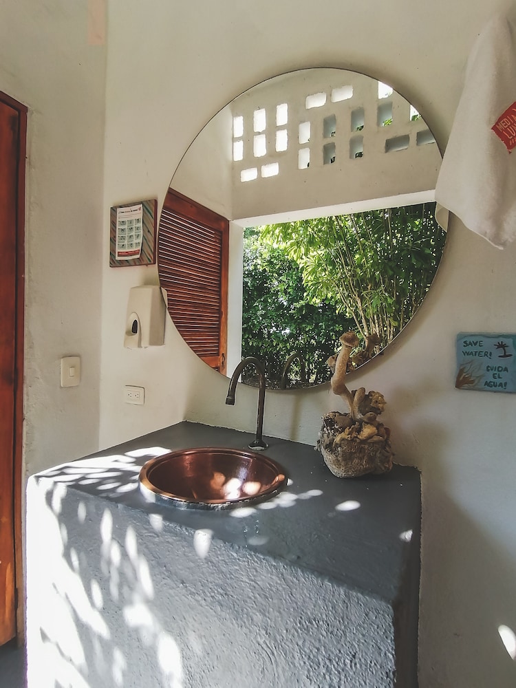Media Luna Hostel Baru