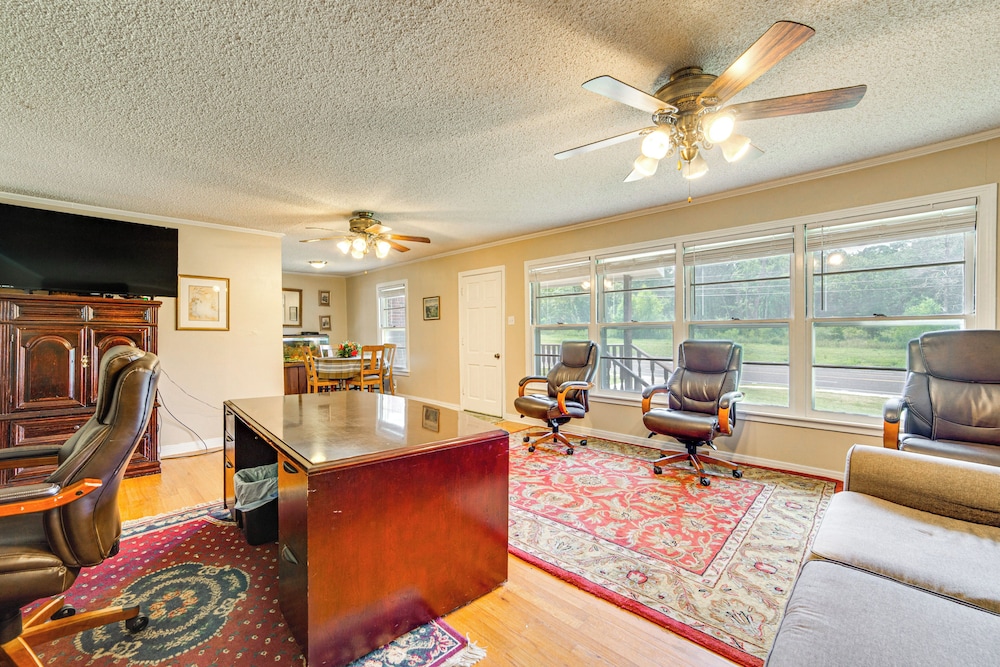 10 Mi to Lake Palestine: South Tyler Location!