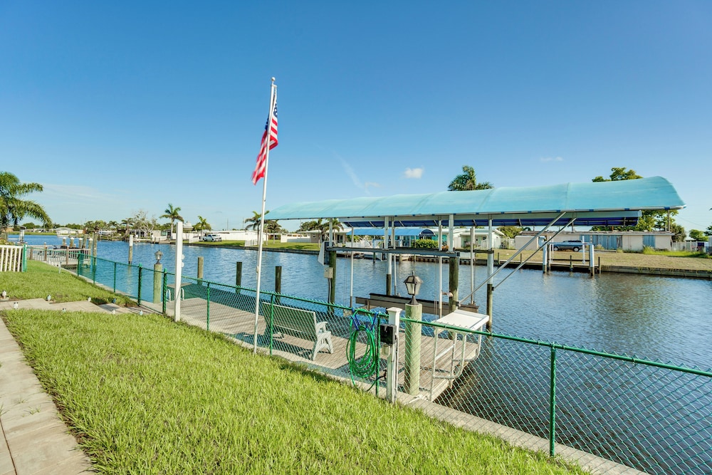 Private Dock & Pool: Port Charlotte Escape!