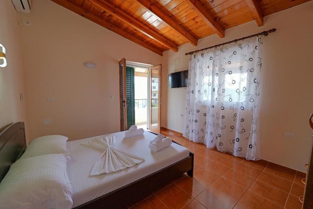 Vila Xhovani