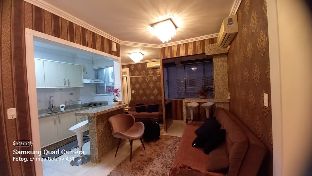 1 Bedroom Apart 500m From Beach in BC CEV1206