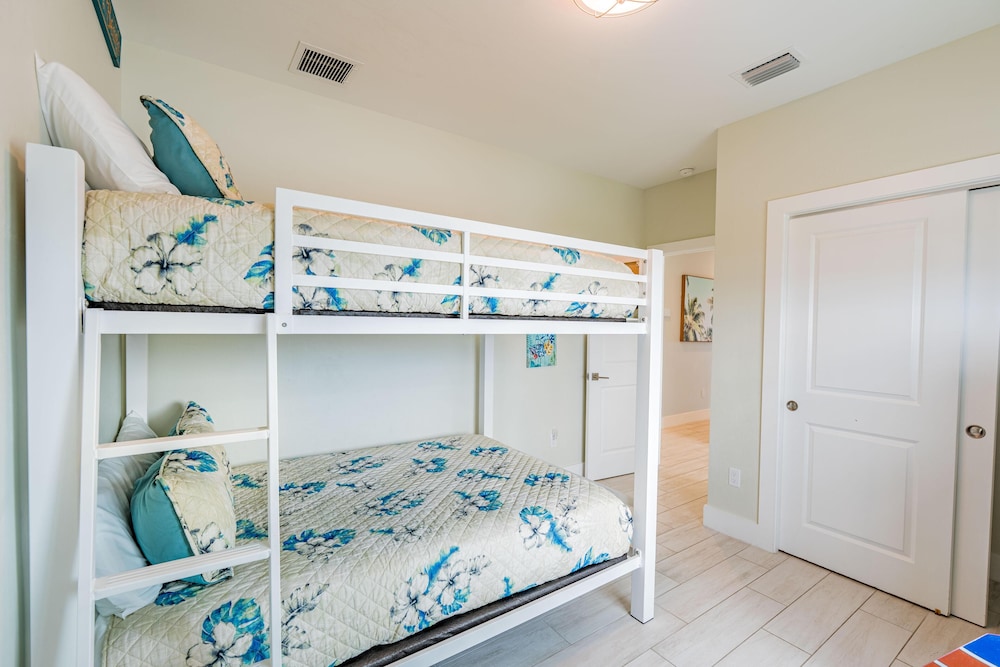 Captain's Quarters