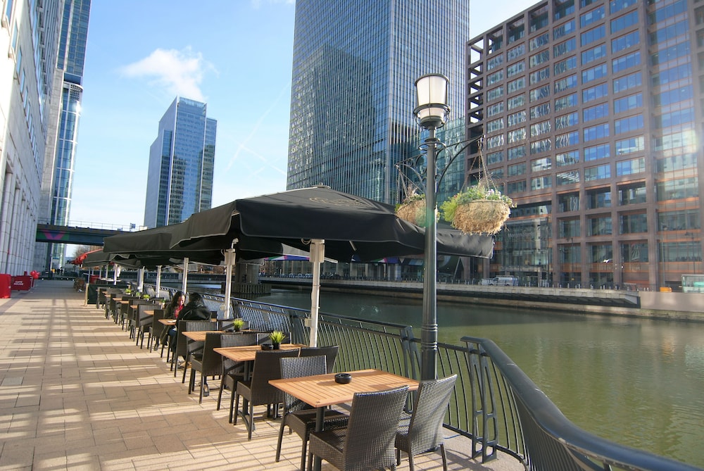 outdoor bbq area