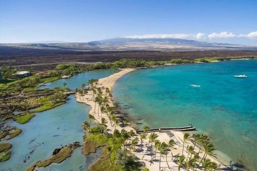 Family-friendly Waikoloa Villa - Pools, Golf & Walk to A-bay Adventures - Vrkcv