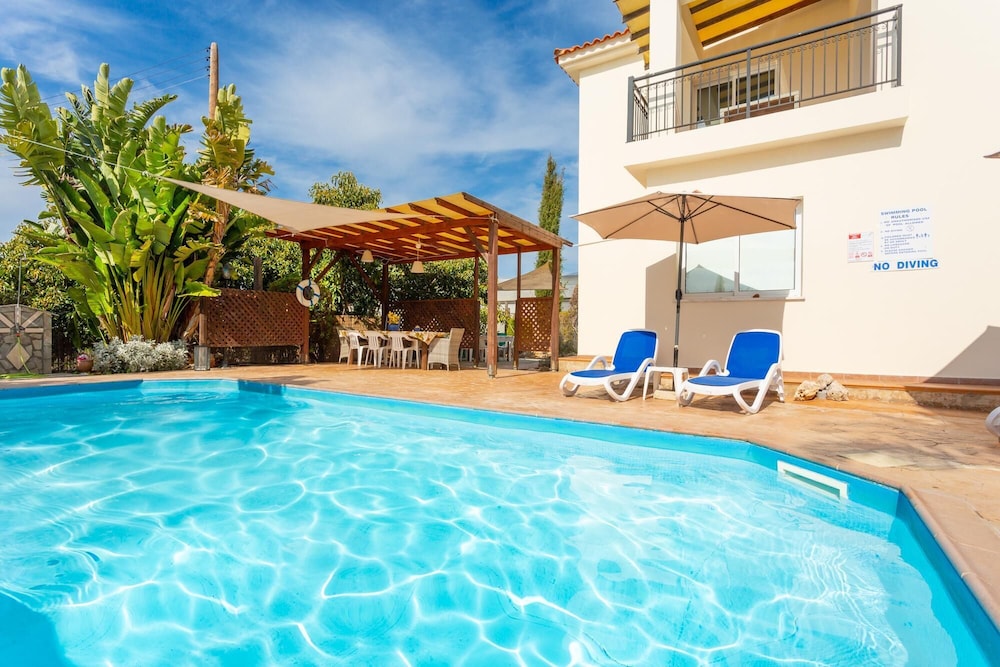 Villa Kleopatra Large Private Pool Walk to Beach A C Wifi Eco-friendly - 2732 view 5