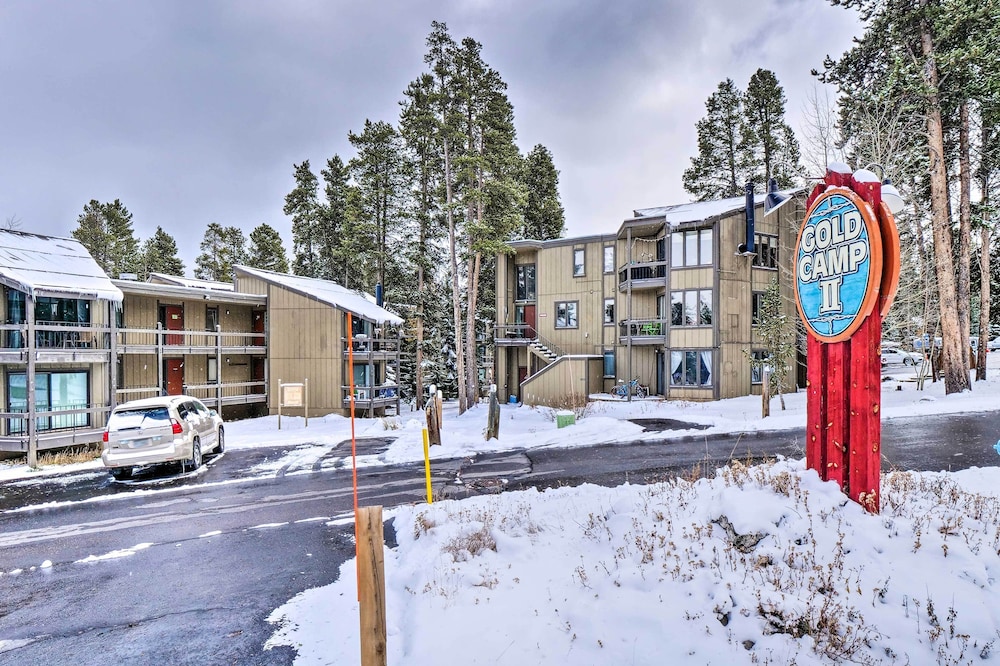 1/2 Mi to Peak 8 Superchairs Snow! New Breck Condo