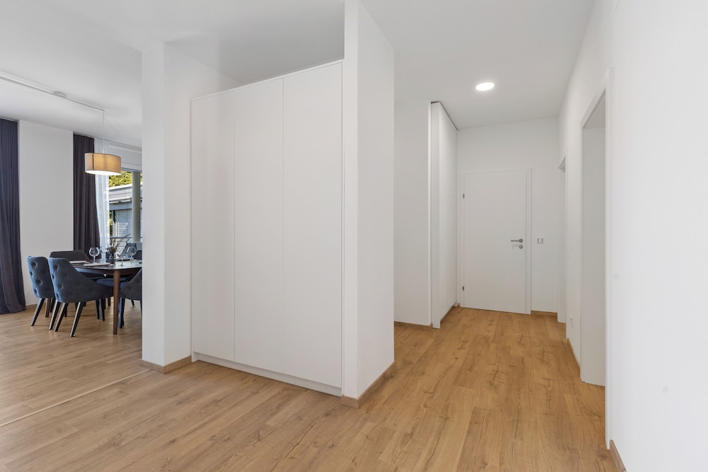 Maria Blick Lake View Apartments