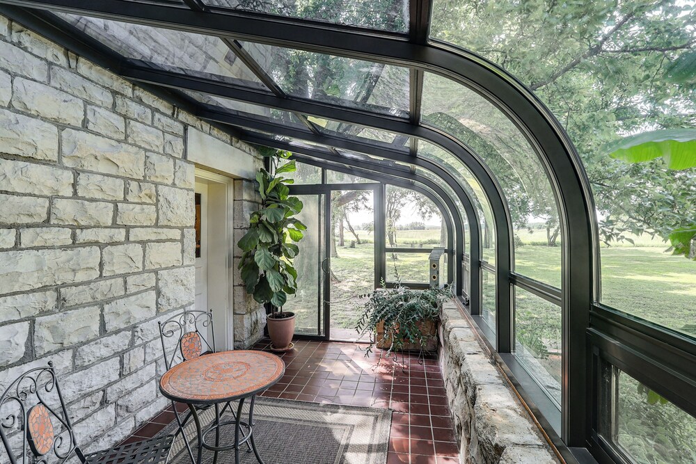 Pet-friendly Home: Grill & Fire Pit in Manhattan view 3