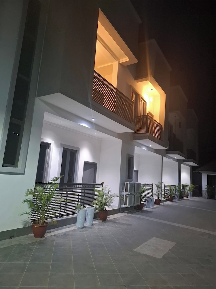 DEOSEA APARTMENTS