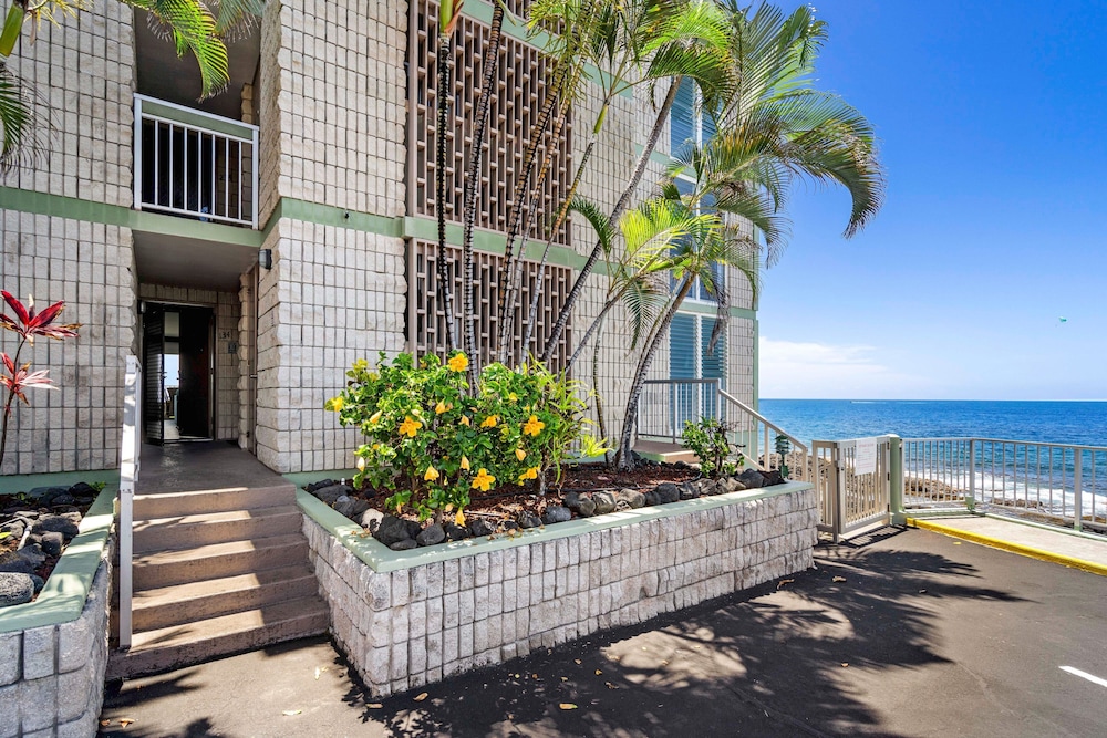 Ocean Front Condo - Vrkcv