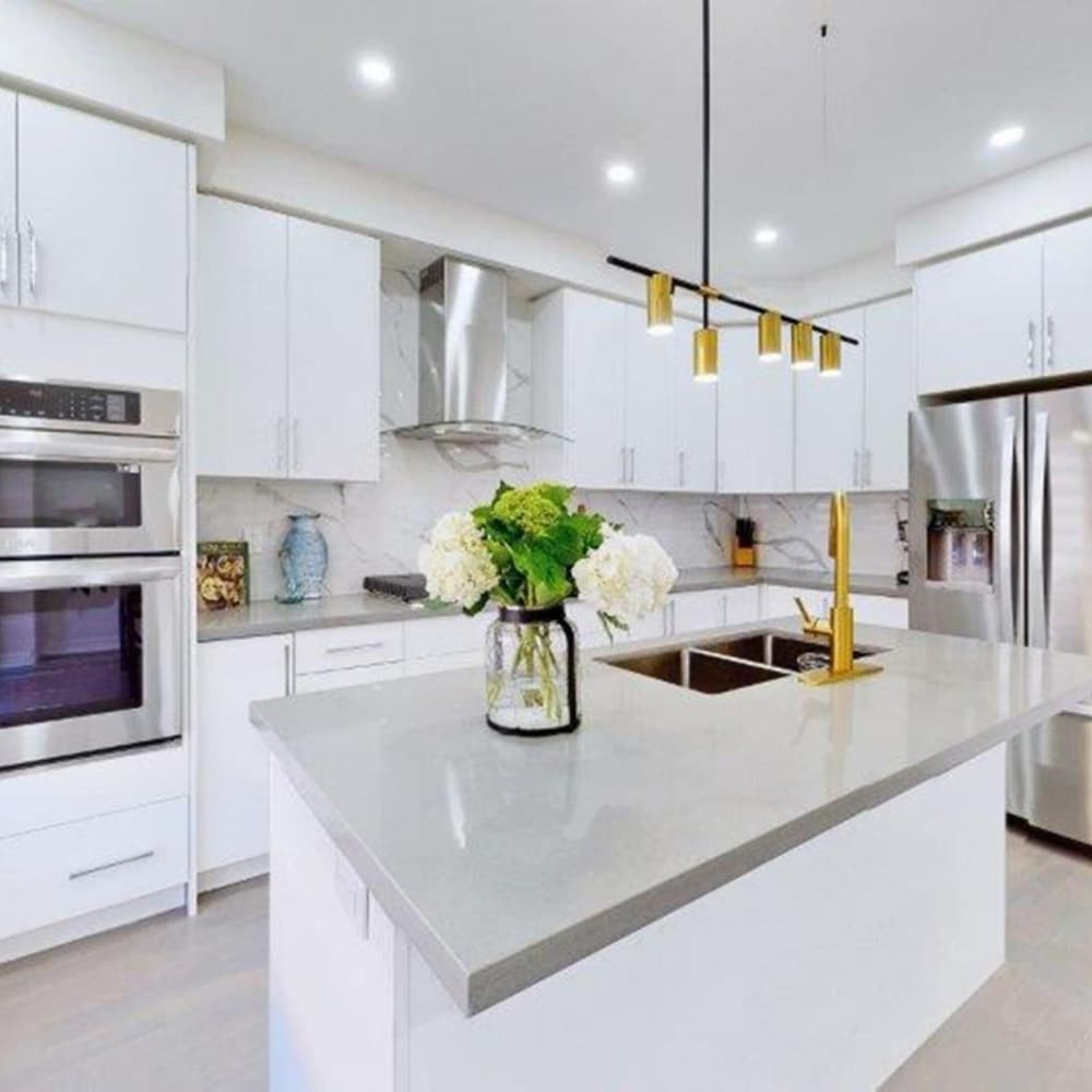 Georgina. New 4 Bedroom House Near Lake Simcoe