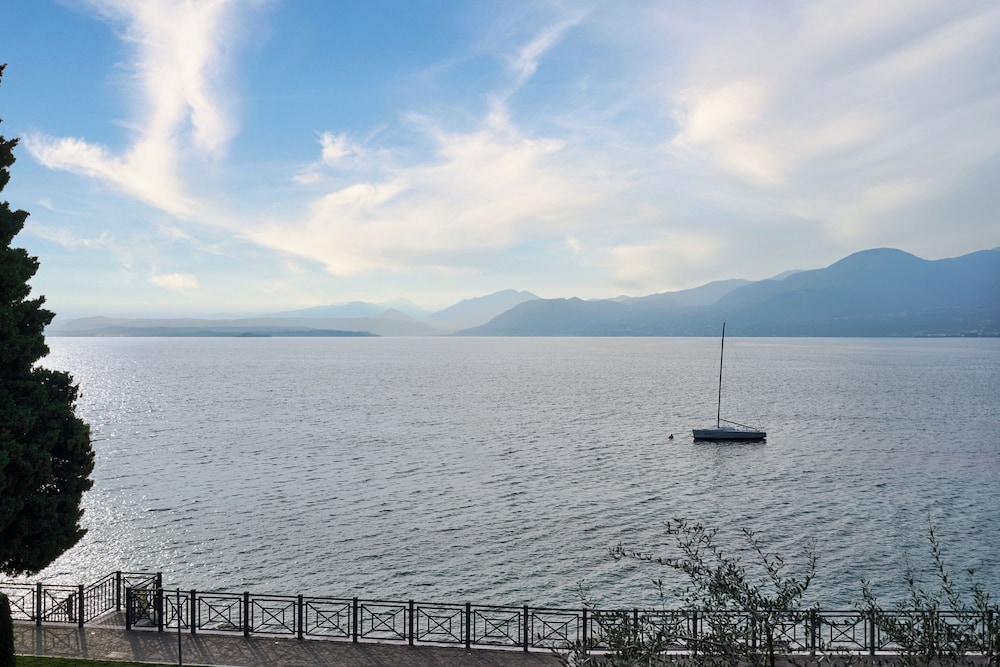 SalvatoreHomes - Torri del Benaco