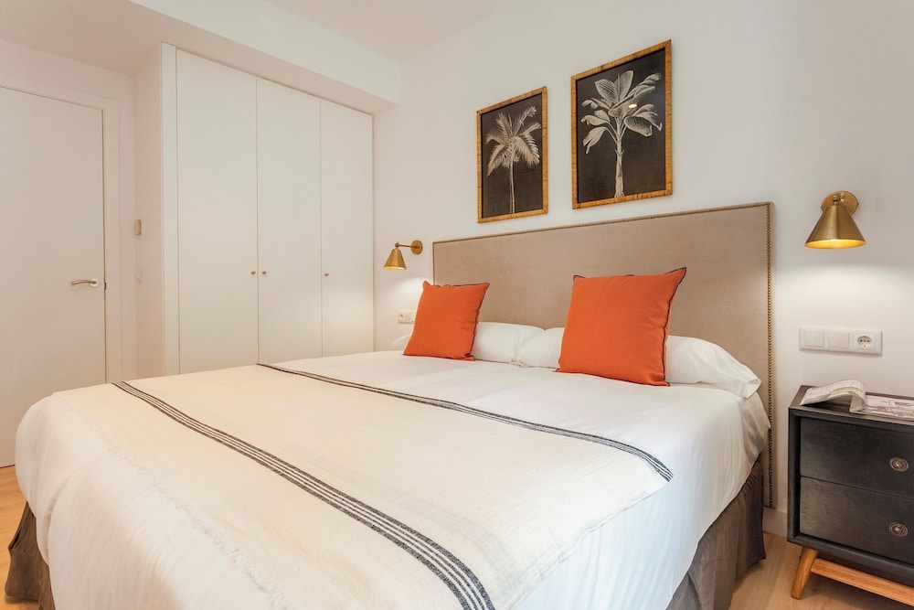 Spectacular 3BD Apartment in Santa Cruz Neighborhood Aire I