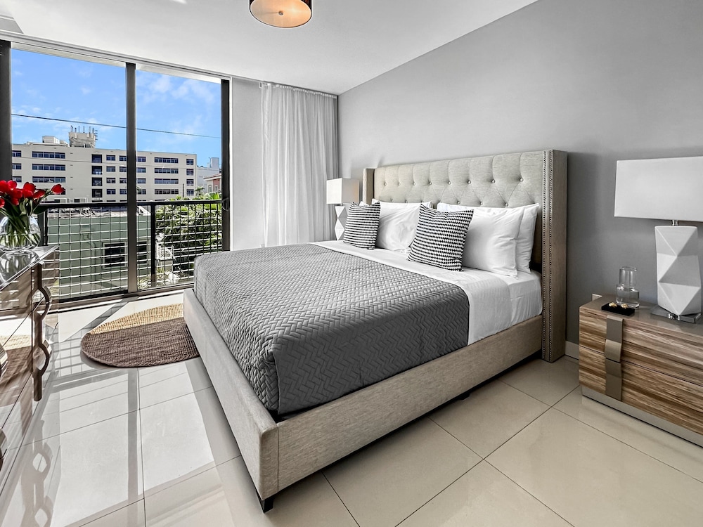 Bay Breeze Premium Apartments By Eskape Collection - Image 4