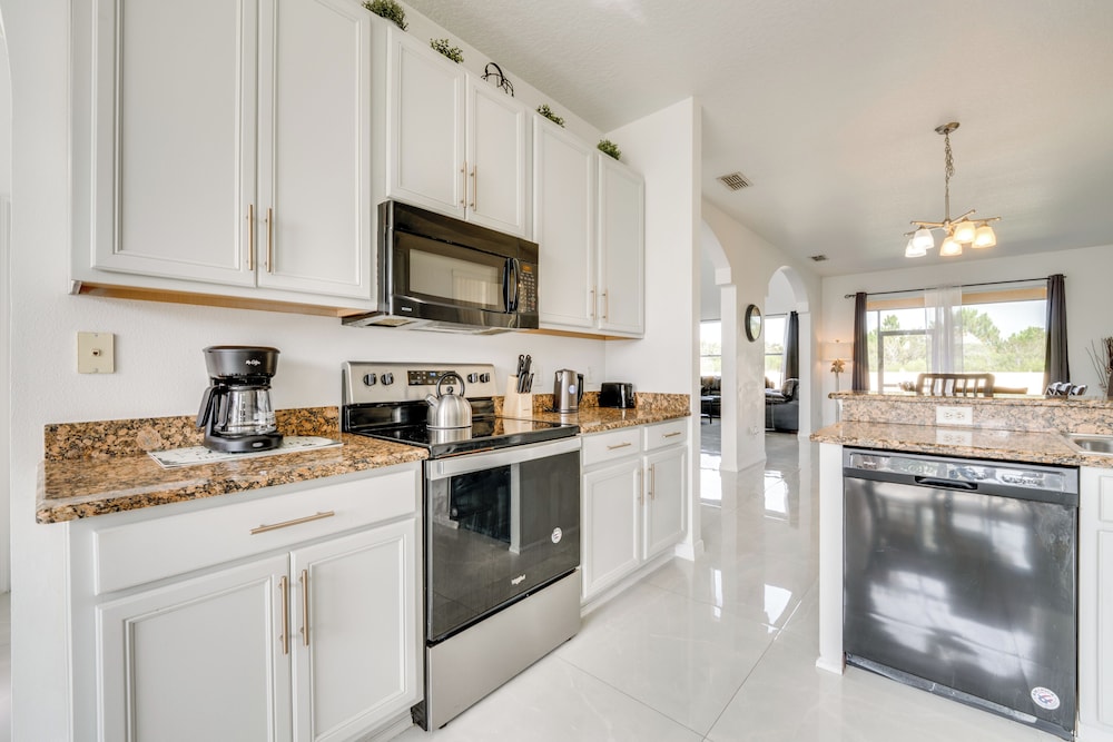 Kissimmee Resort-style Home: Close to Shops & Eats