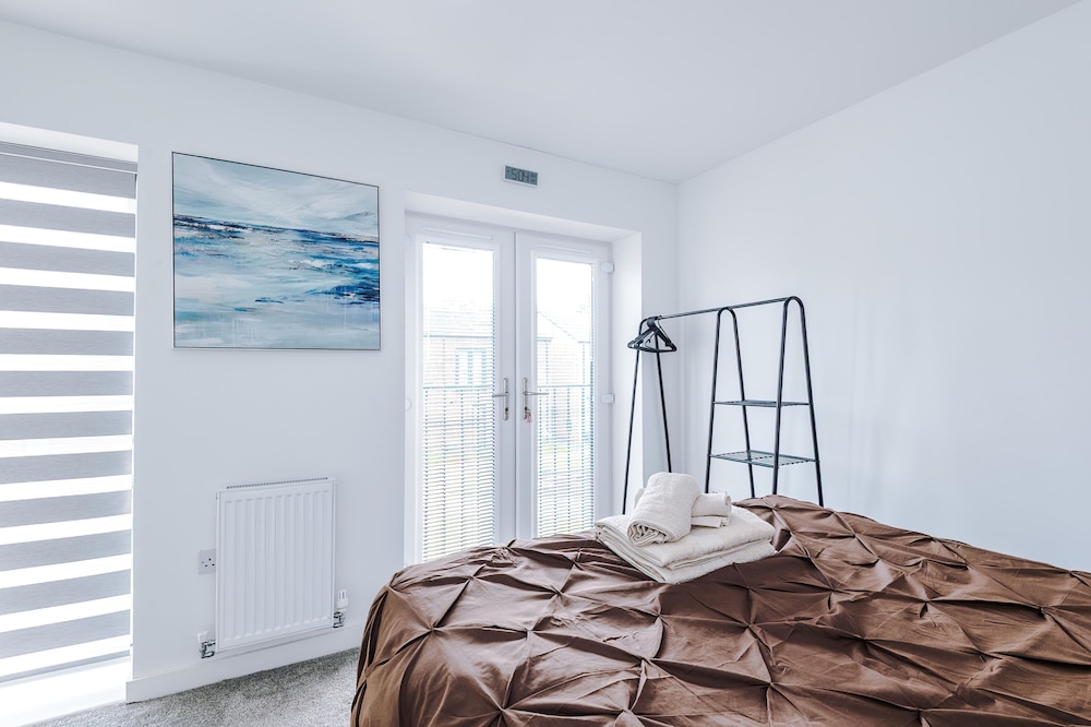 Luxury 2br in Salford, Slps 6, Wifi, Parking & ps5