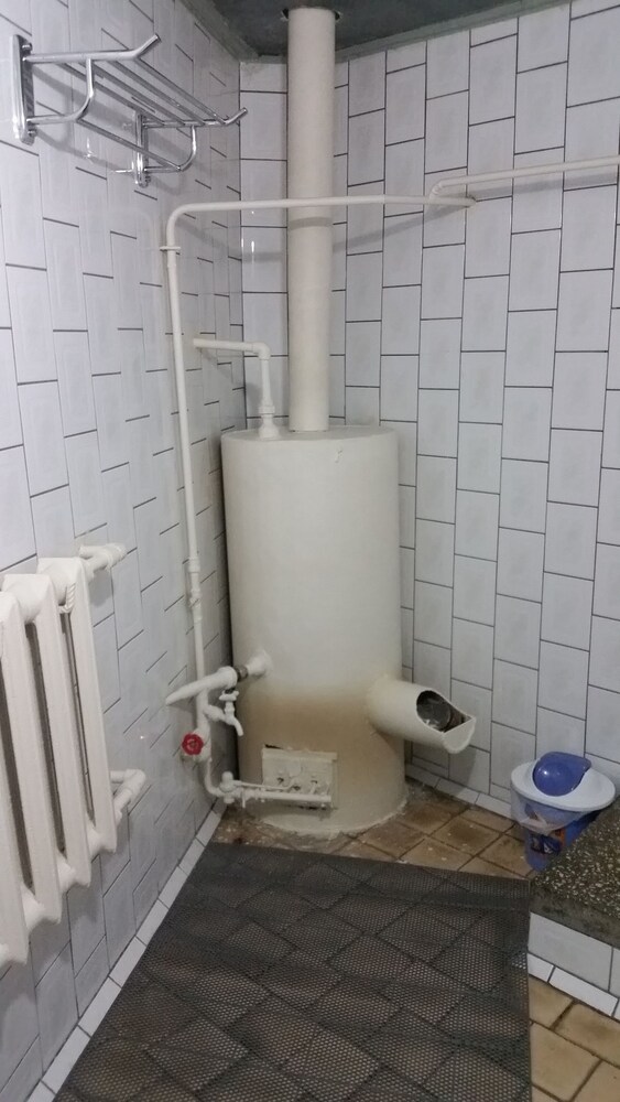 Payraviy Guest House - Hostel