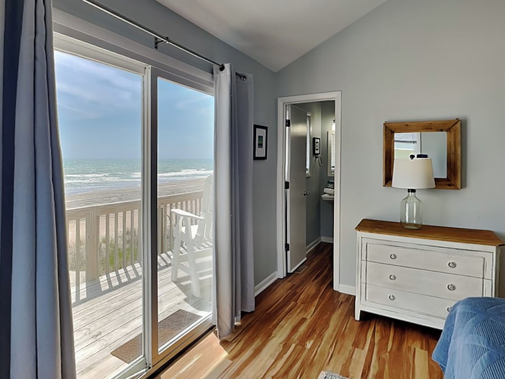 Hicks by Topsail Realty