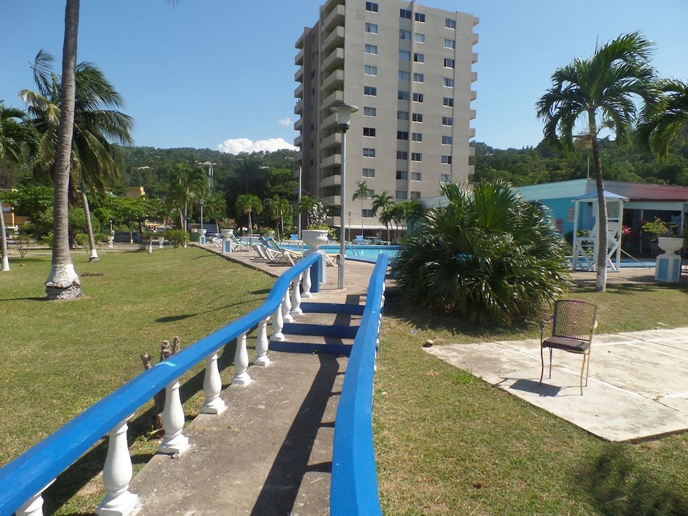 Sky Blue Beach Studio at Turtle Towers
