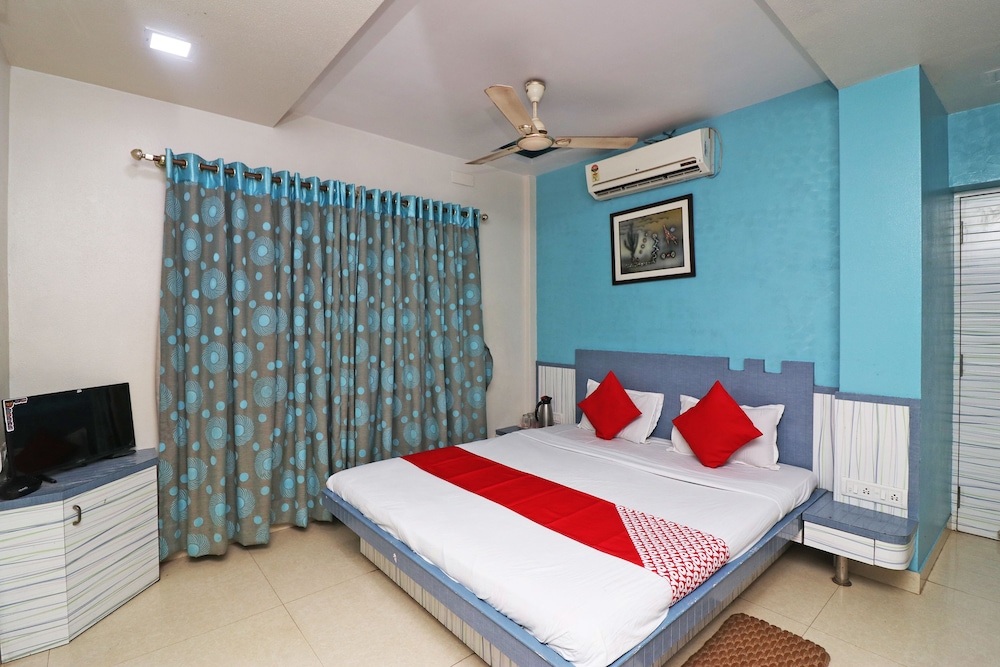 OYO 12769 Hotel Artland view 3