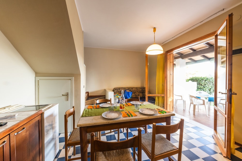 Charming Townhouse With Pool and Garden