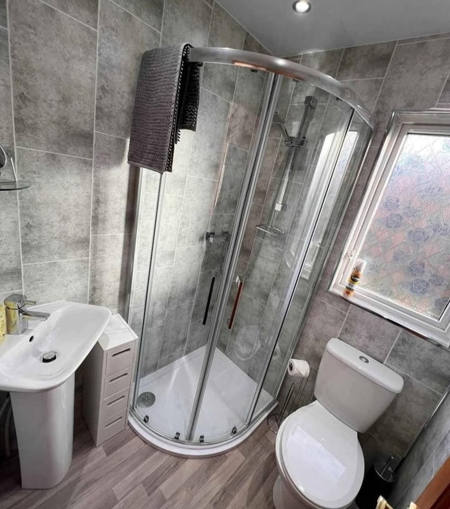 Lodge - Sleeps up to 6, pet Friendly & bbq Allowed