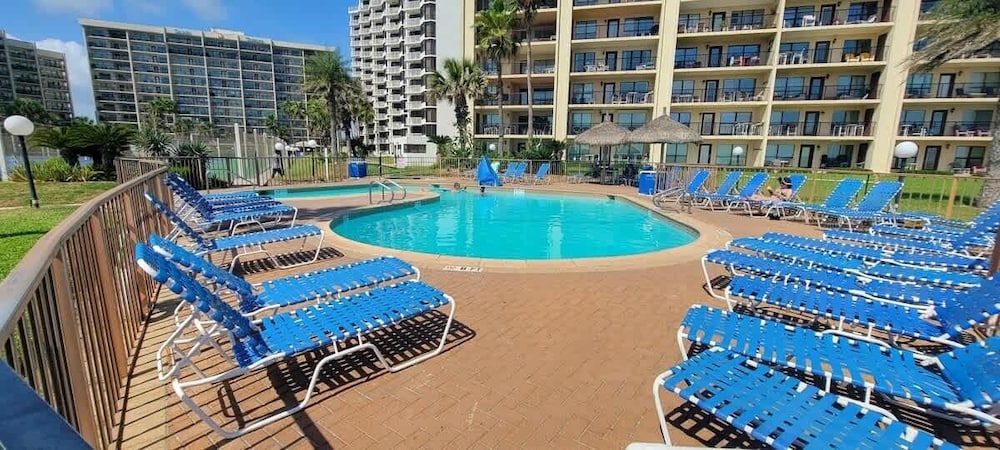 Saida Beachfront Luxe Condo Two Heated Pools 2 Bedroom Condo