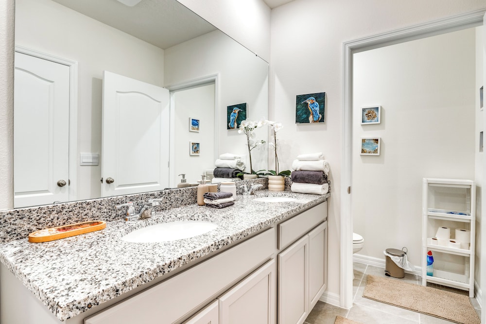 Playground Access: Winter Haven Getaway w/ Patio!