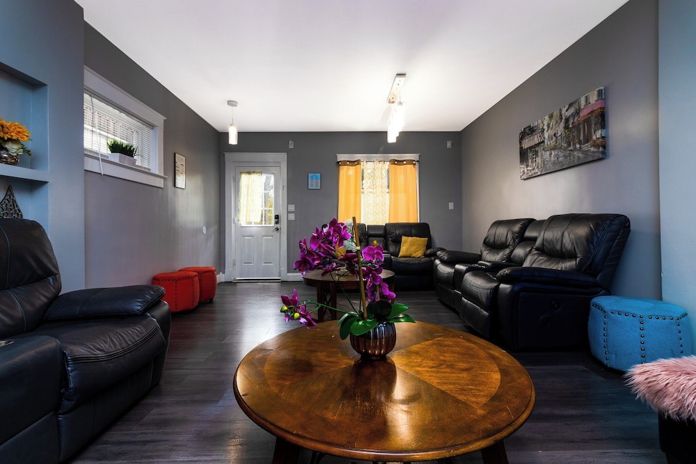 Double House Rental – 11Br Perfect For Big Groups