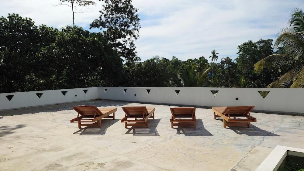 Cocosurf House