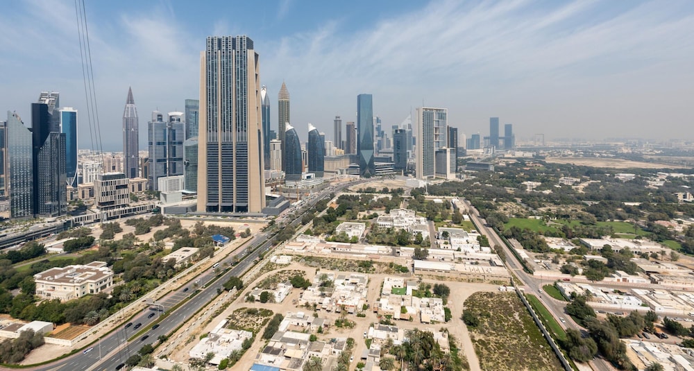 Elegant 1BR Apt Steps Away From Dubai Mall